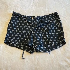Gap size 10 linen shorts black patterned with zip and button closure and tie